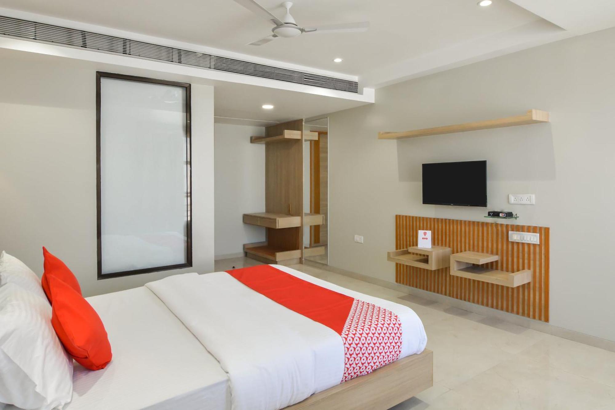 Hotel O Season Choice Ширди Экстерьер фото