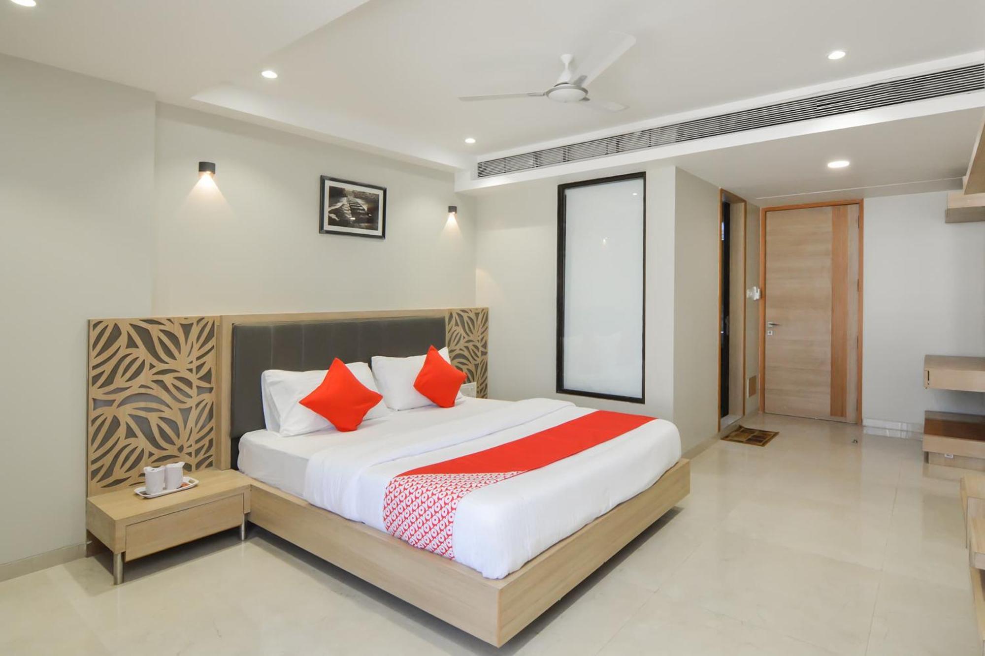 Hotel O Season Choice Ширди Экстерьер фото