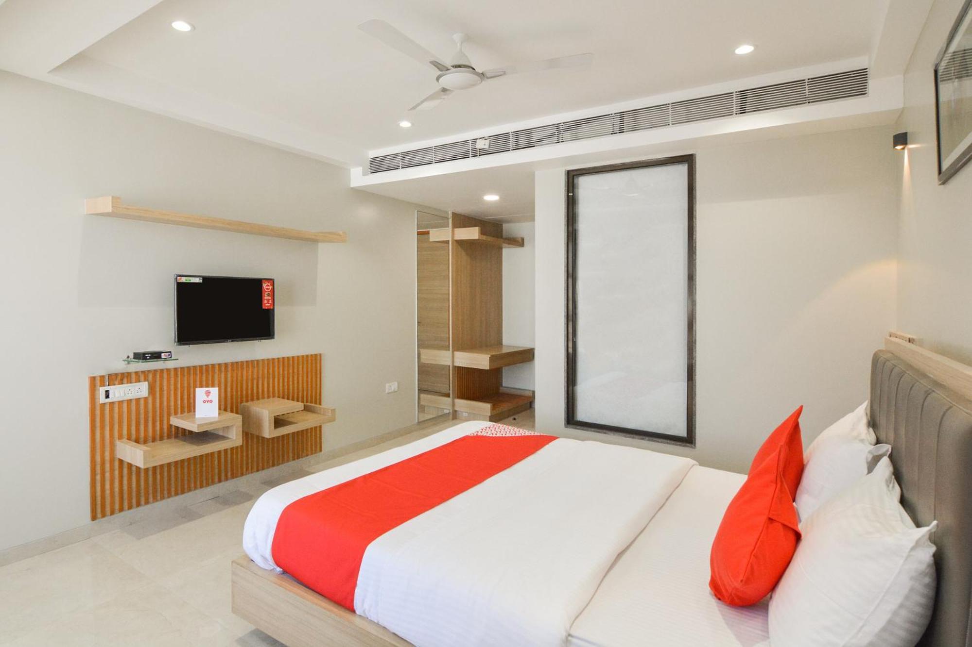 Hotel O Season Choice Ширди Экстерьер фото