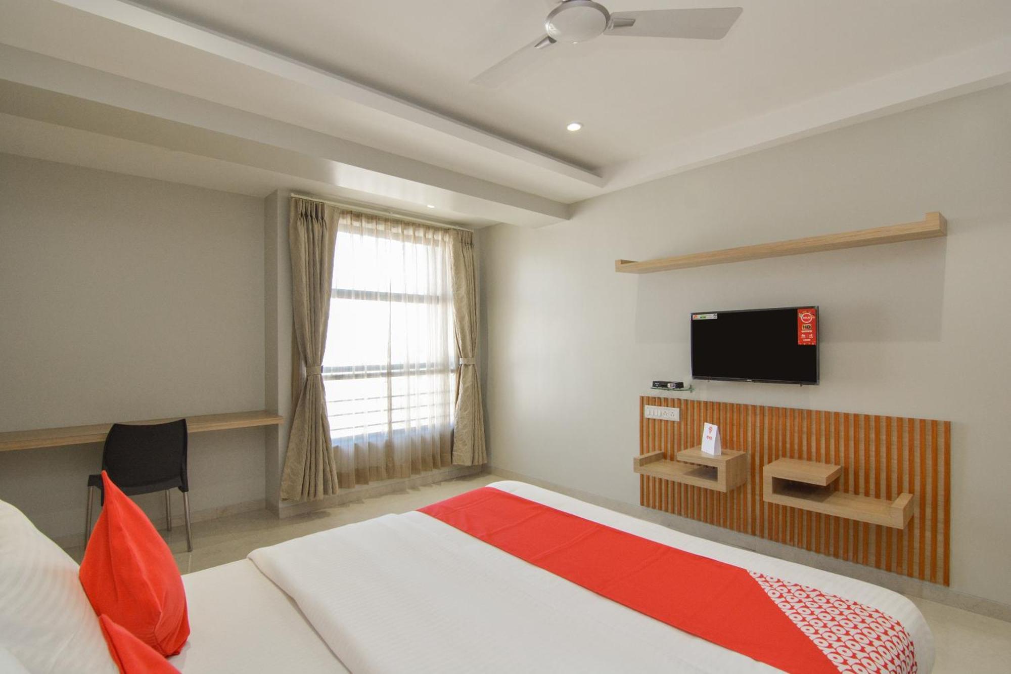 Hotel O Season Choice Ширди Экстерьер фото