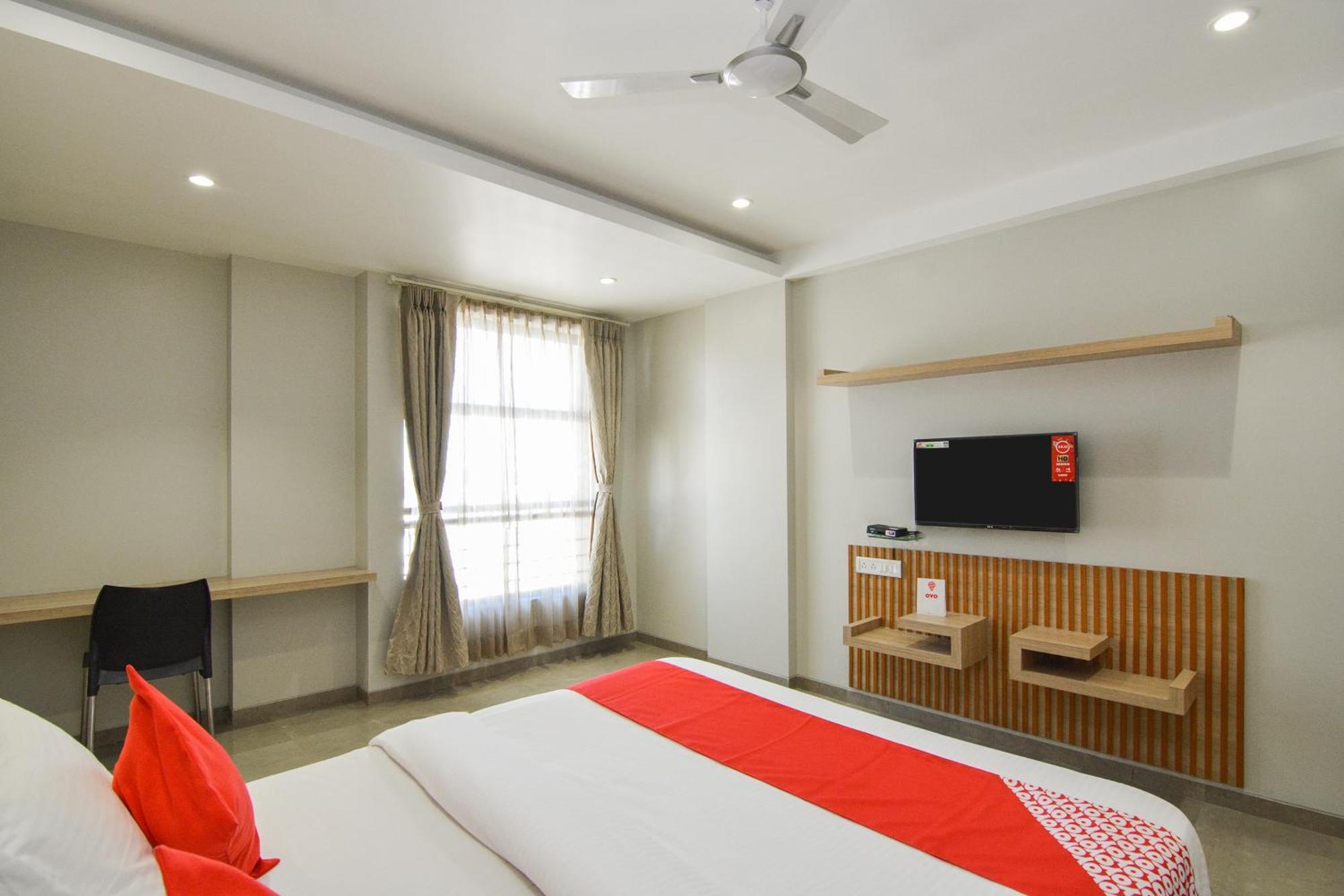 Hotel O Season Choice Ширди Экстерьер фото